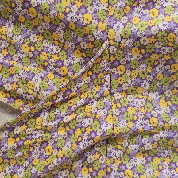 Forever 21 Cropped long sleeve top with floral print, faux wrap-over, 0X - Picture 6 of 8